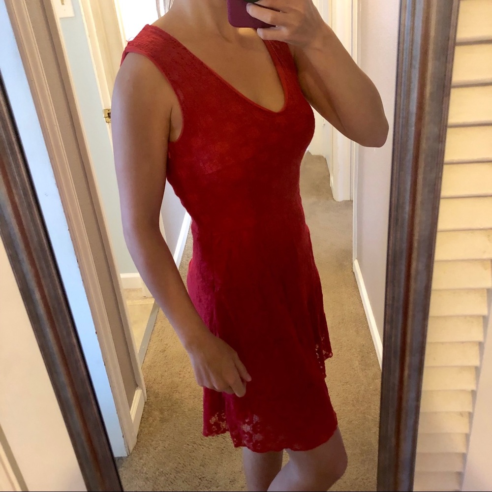 Red Laced Mini Summer Dress With V-Neck Plunge - Picture 4 of 7